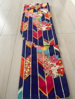 華やかな花柄の着物 ジュニアから大学生二尺袖单品【袴と組み合わせ】