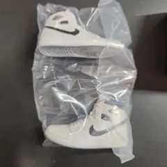 Nike Air Jordan 1 ミニチュアフィギュア　メタリックブラック