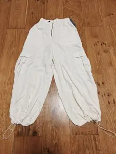 新品タグ付きSサイズ JEANASIS （ジーナシス）ホワイト カーゴパンツ