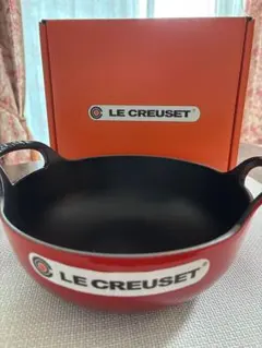 ル・クルーゼ　バルチ・ディッシュ 24cm チェリーレッド Amazon｜ル・クルーゼ(Le Creuset) 鋳物 ホーロー 鍋 バルチ