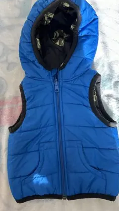 BREEZE 迷彩柄フード付きダウンベスト　サイズ80