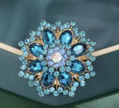 エレガントな青系花形ブローチ