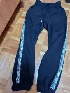 ブラックジョガーパンツ スネークプリント