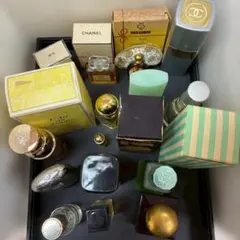 ♥【472】香水大量まとめ！　※ばら売り不可のサムネイル