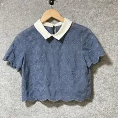 JILLSTUART刺繍入り青クロップドトップス