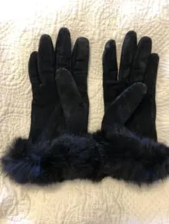 ファー 付き　スエード風の黒い手袋