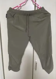 adidas カーキ ストレッチパンツ Mサイズ