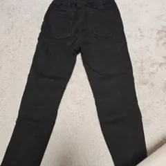 黒いダメージズボン