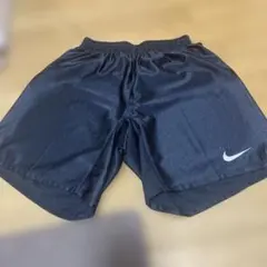 Nike 黒 ショートパンツ
