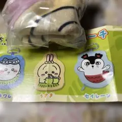 ちいかわ ダイカットポーチ うさぎ カプセルトイ