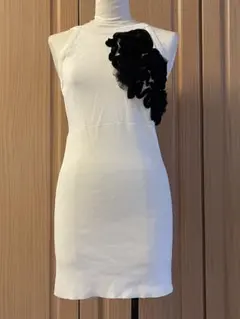 【美品】ホワイトノースリーブミニワンピース　トップス