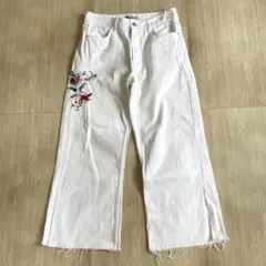 ZARA ザラ　刺繍 ホワイトデニムパンツ　38 Mサイズ