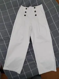 ワイドパンツ　オフホワイト　ゴムウエスト