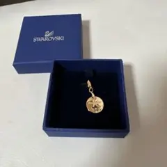 Swarovski 金色メッキ 星型チャーム