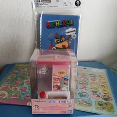 クレヨンしんちゃん　まとめ売り　クレーンゲーム風コインケース　シールのサムネイル