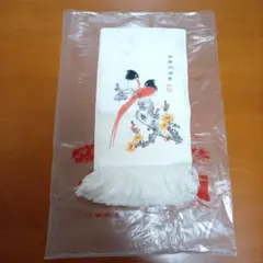 新品　中国長城　シルク製スカーフ　中国製　クリーム色　鳥　草花模様