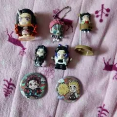 鬼滅の刃 フィギュア 缶バッジ 7点セット