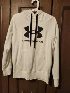 UNDER ARMOUR　白パーカー