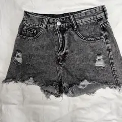 SHEIN ダメージショートパンツ