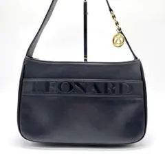 LEONARD ワンショルダーバッグ ブラック ロゴ型押し ゴールドチャーム 