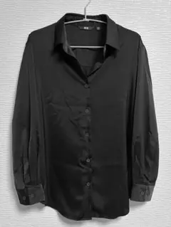 UNIQLO ブラック サテン シャツ ブラウス 黒 秋服 長袖