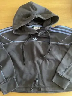 adidas クロップド丈　パーカー　S