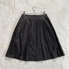 ✨【ブリジット】7 黒 スカート カジュアル 春秋 つや感　ハーフプリーツのサムネイル