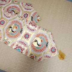 鶴模様のインテリア小物 房付き