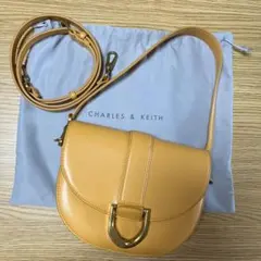 CHARLES & KEITH ショルダーバッグのサムネイル