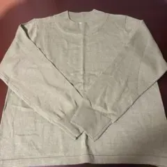 若草色 長袖 ニットセーター