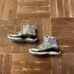 momoko dollトレッキングシューズ　シルバー