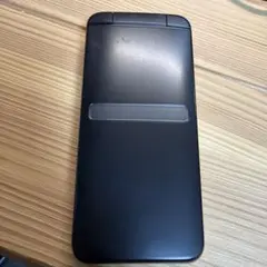 汚れ多め　KYF39 GRATINA SIMロック解除済み