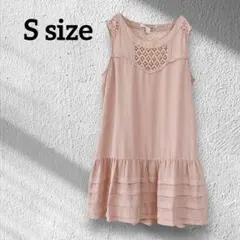 【FOREVER21】 ピンクベージュ ノースリーブミニワンピース S 裏地あり