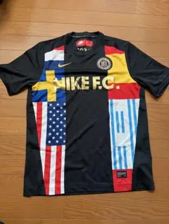 Nike F.C. 国旗デザイン Tシャツ　Mのサムネイル
