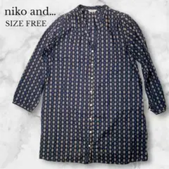 ニコアンド　シャツ　ブラウス　総柄　Vネック　レディース　派手　個性的　ネイビー