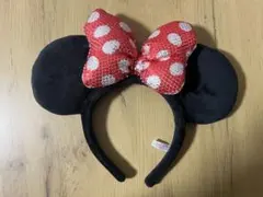 ミニーマウス カチューシャ 赤リボン スパンコール