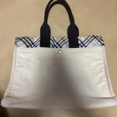 バーバリー・ブルーレーベル（BURBERRY BLUE LAのサムネイル