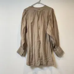 【アパートバイローリーズ】ベージュ 長袖 ボタンシャツ