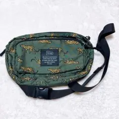 KiU ショルダーバッグ　レオパード(ヒョウ柄)