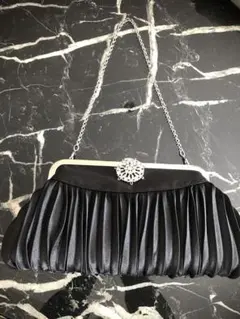 ブラックプリーツクラッチバッグ