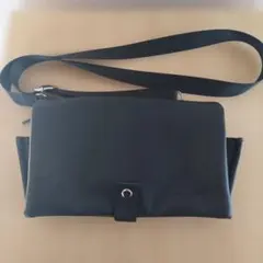 FC会員限定　ショルダーストラップ付きウォレット