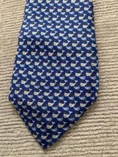 Ferragamo フェラガモ　ネクタイ　青　クジラ柄