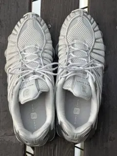 Nike Shox TL ホワイト/シルバー