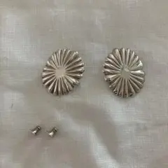 h'eres F brooch ヒアーズ ブローチ - メルカリ