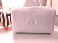 新品未使用　Dior ホワイト キルティング ポーチ