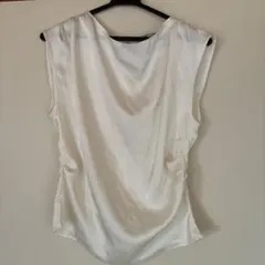 H&M ノースリーブトップス
