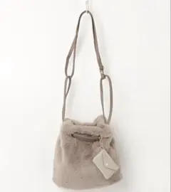 新品　grove（グローブ）　エコファー　ポーチ付き2WAY ショルダーバッグのサムネイル