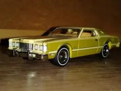 1/64 グリーンライト 1976 フォード サンダーバード アメ車のサムネイル