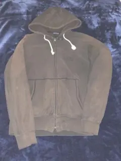 無地ジップパーカー