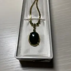 グリーンストーンペンダントネックレス
